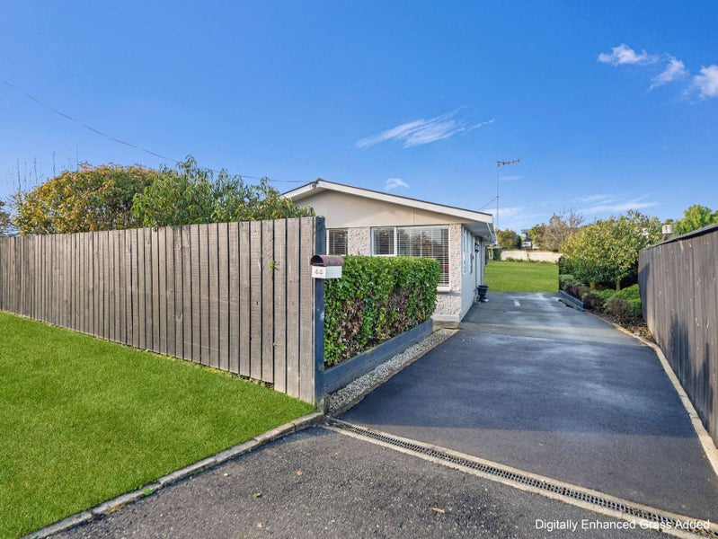 44 Gordon Street, Weston, Oamaru - Carousel 1