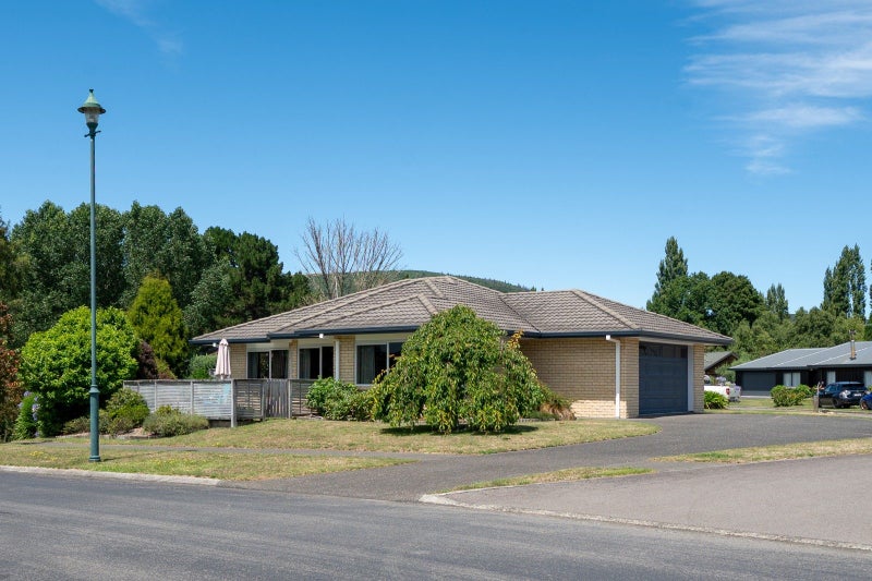 4 Lakemere Way, Kinloch, Taupō - Carousel 1