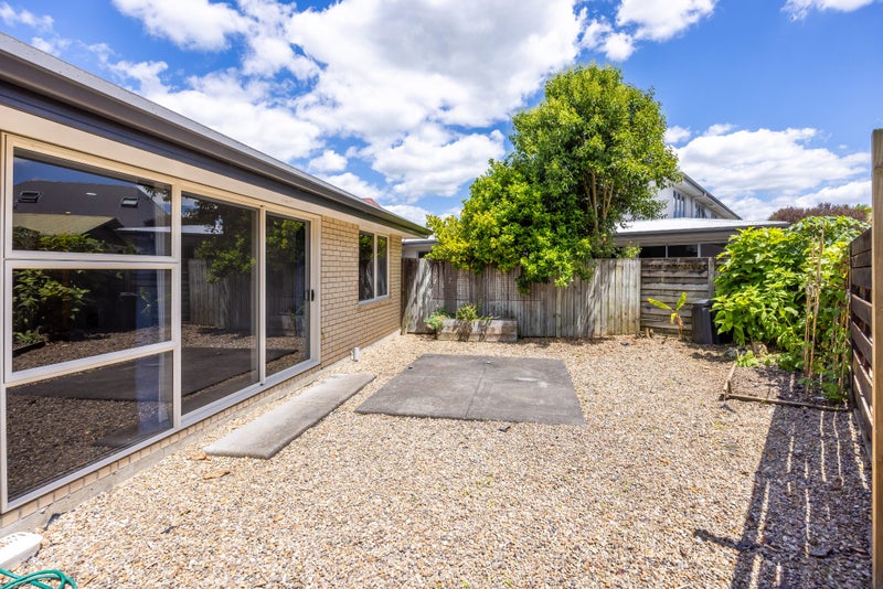 15D Beaumont Street, Hamilton East, Hamilton - Carousel 2