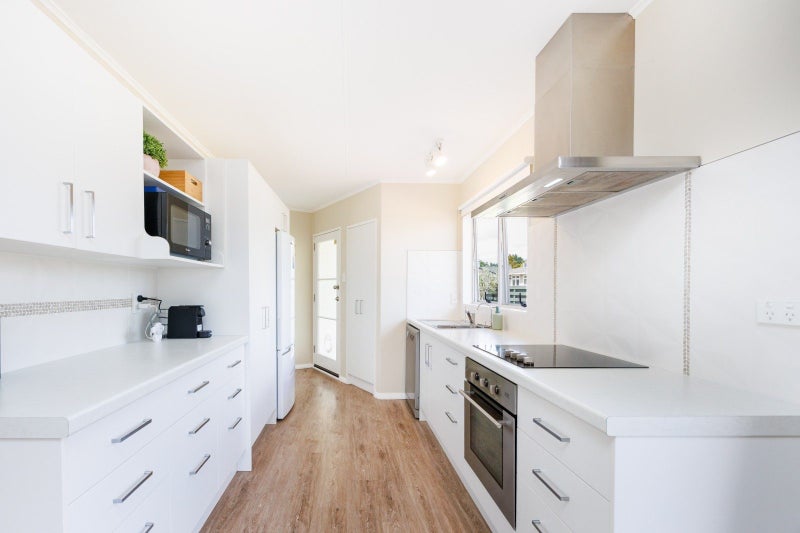 16 Wyndham Street, Awapuni, Palmerston North - Carousel 2