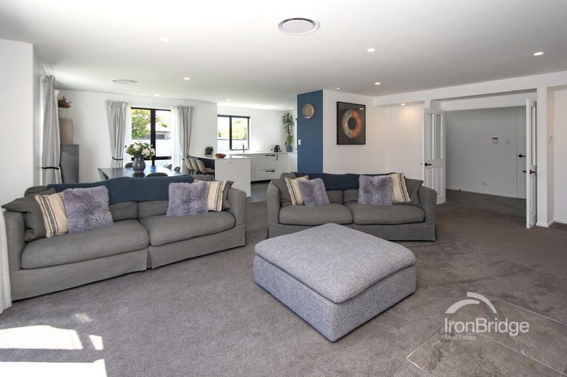 46 Forest Drive, Parklands, Christchurch - Carousel 2