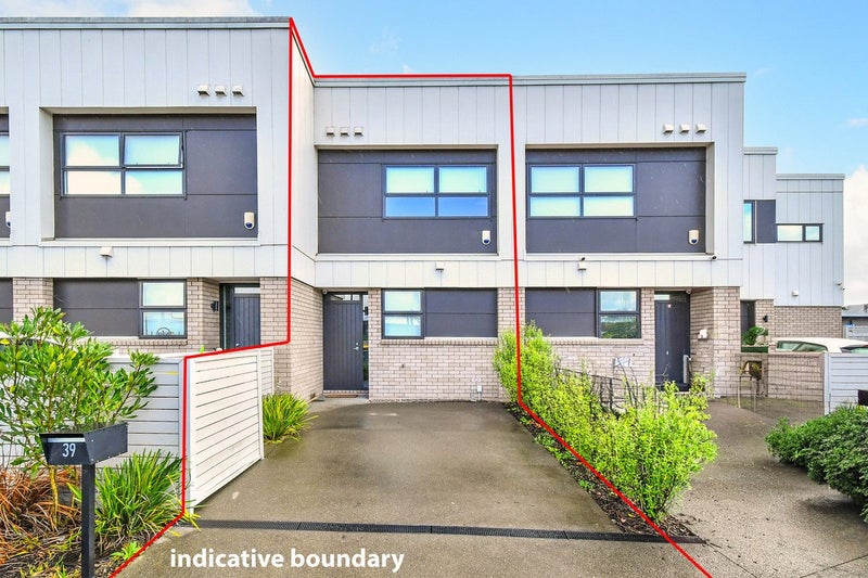 39 Periko Way, Takanini - Carousel 1