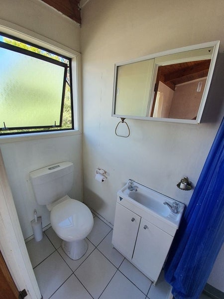 2/1 Bamboo Grove, Kelston, Auckland - Carousel 13