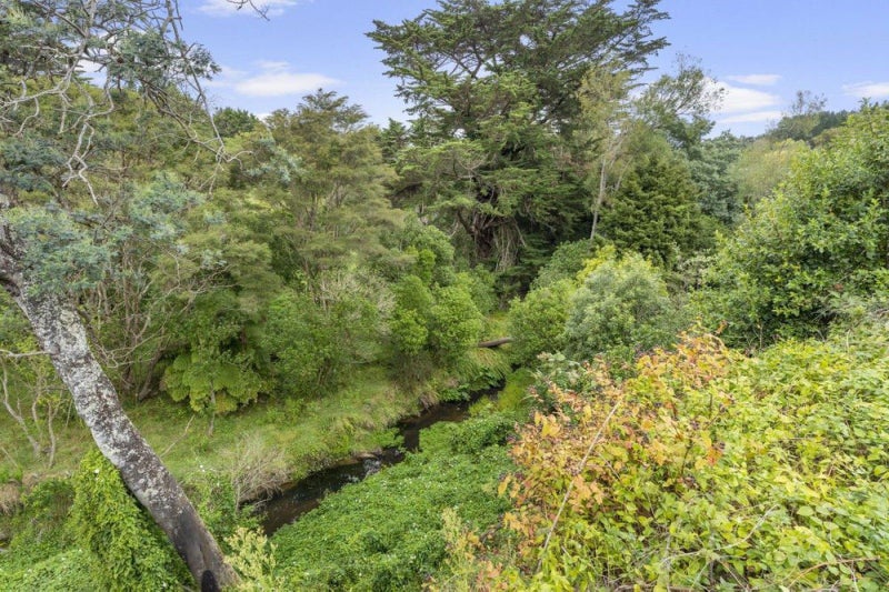 393 Aokautere Drive, Palmerston North - Carousel 2