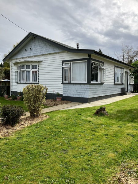 12 Elderlee Street, Milton - Carousel 2