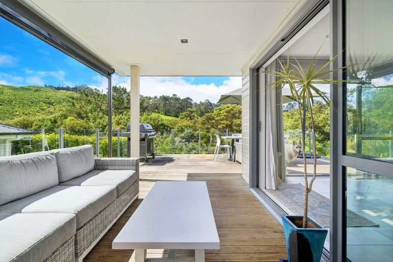 18 Crabb Fields Lane, Riverhead, Riverhead - Carousel 2