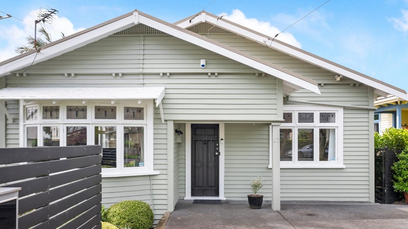 17 Warwick Avenue, Westmere, Auckland - Carousel 1