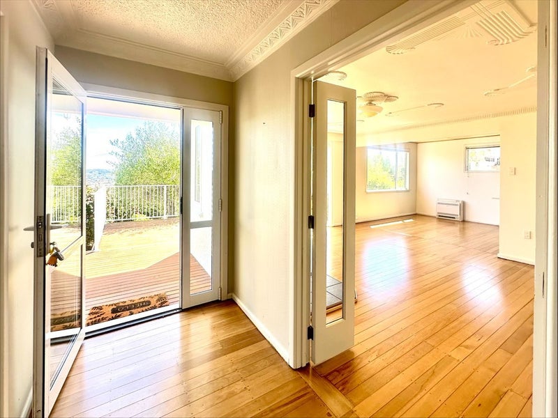 21 Tamar Street, South Hill, Oamaru - Carousel 24