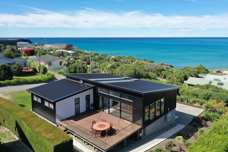 30 Chambers Street, Kakanui, Oamaru - Carousel 1