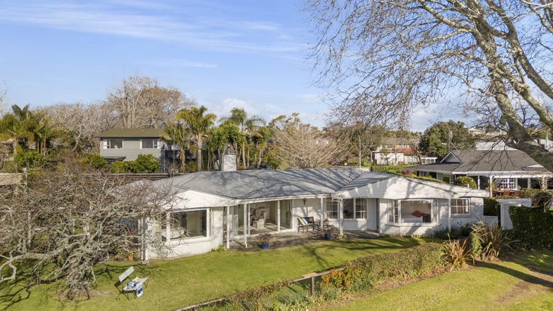 16 Walnut Grove, Omokoroa, Omokoroa - Carousel 1