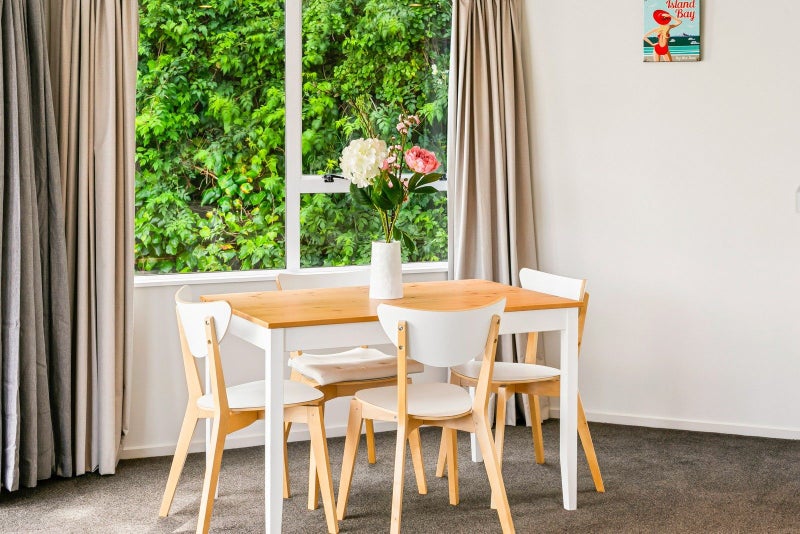 5 Erskine Close, Island Bay, Wellington - Carousel 2