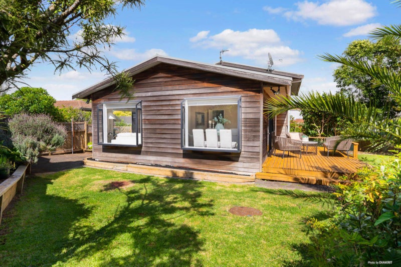 1/11 Millhouse Drive, Northpark, Auckland - Carousel 2