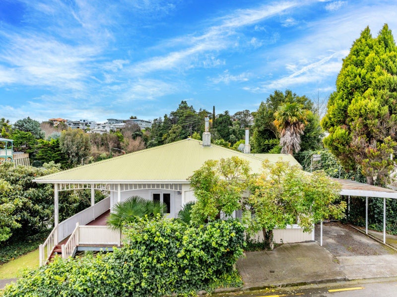 65 Shakespeare Road, Bluff Hill, Napier - Carousel 1