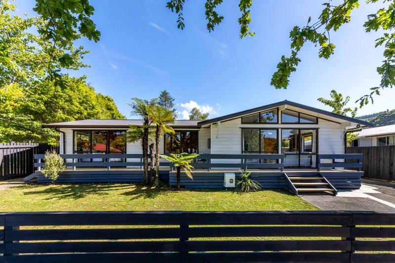10 Gemstone Drive, Birchville, Upper Hutt - Carousel 1