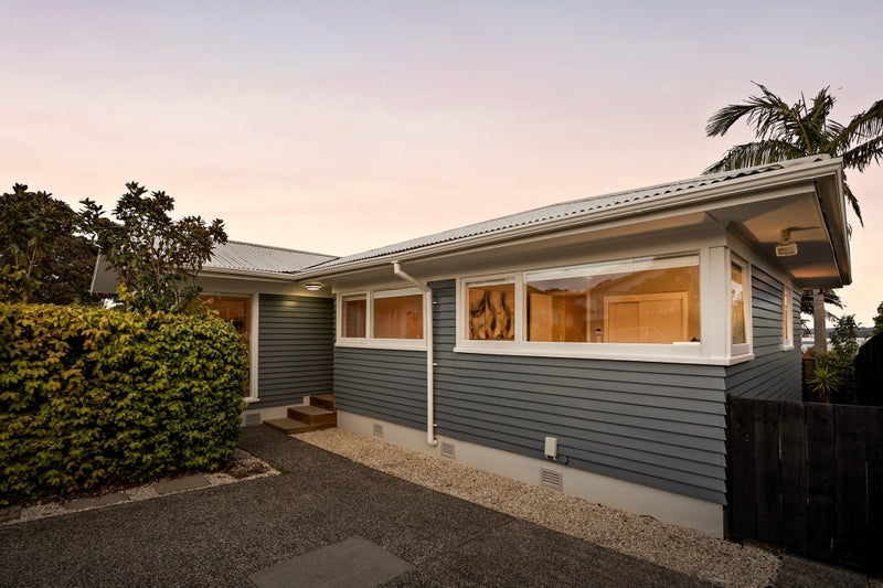 22 Abraham Place, Saint Johns, Auckland - Carousel 1