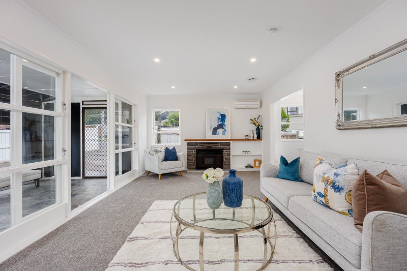 21 Compton Street, Hillcrest, Auckland - Carousel 2