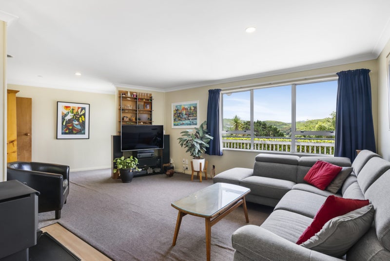 15 Buccaneer Place, Grenada Village, Wellington - Carousel 2