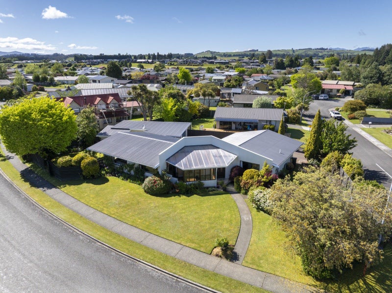8 Bowen Street, Te Anau, Te Anau - Carousel 2