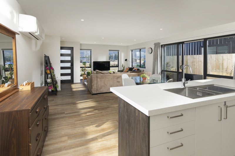 86 Longview Drive, Papamoa Beach, Papamoa - Carousel 2