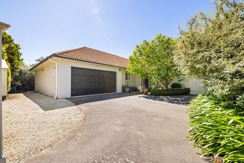 100 Brookside Terrace, Bryndwr, Christchurch - Carousel 1