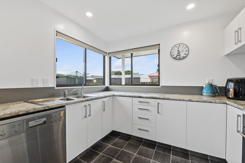 26B Dixon Avenue, Hawera - Carousel 2