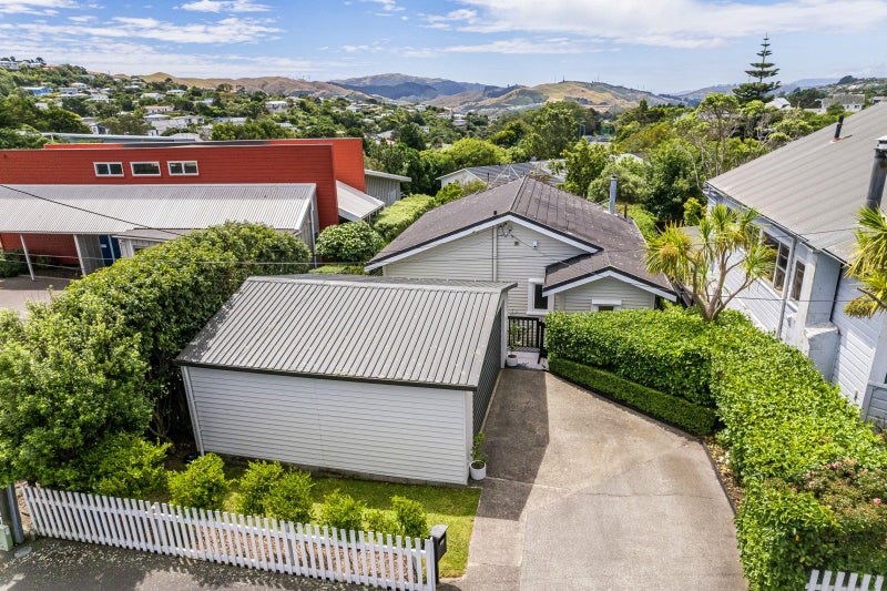 15 Helston Road, Johnsonville, Wellington - Carousel 21