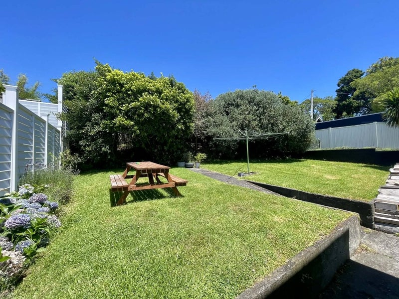 9 Lismore Street, Strandon, New Plymouth - Carousel 2