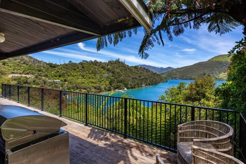0 Fence Bay, Onahau Bay, Queen Charlotte Sounds - Carousel 1