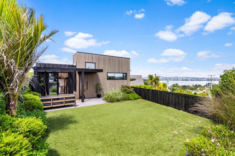 1/14 Colonial Road, Birkenhead, Auckland - Carousel 1