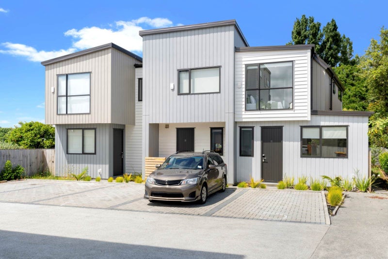 11C Mandarin Place, Half Moon Bay, Auckland - Carousel 1