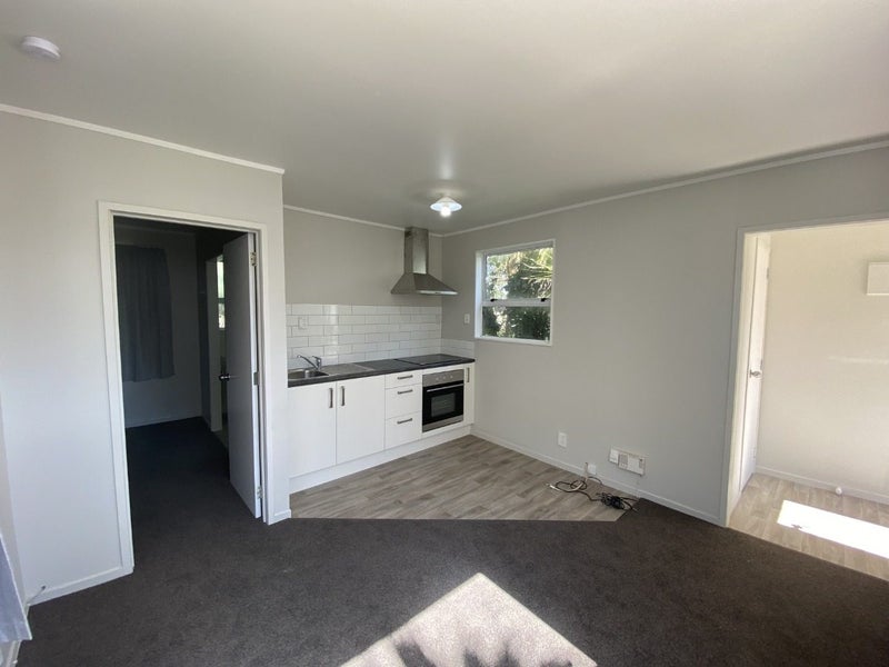 86B Hillcrest Road, Papatoetoe, Manukau City, Auckland - Carousel 2