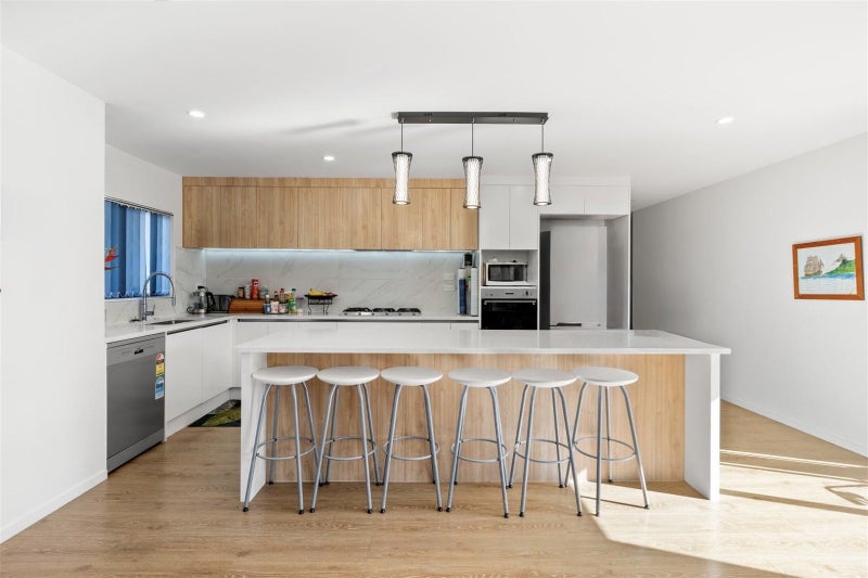 13 Hard Beech Street, Takanini, Auckland - Carousel 2