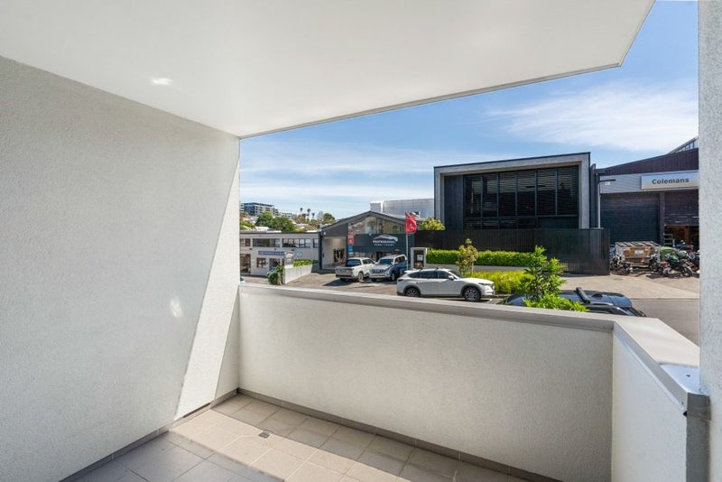 1A/33 Mackelvie Street, Grey Lynn, Auckland - Carousel 1