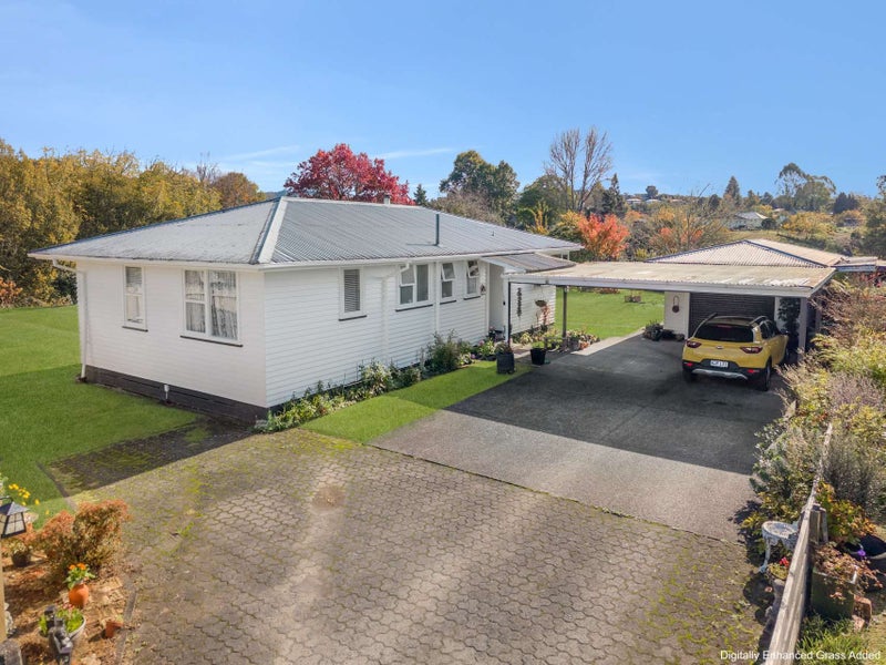 73 Golf Road, Taumarunui - Carousel 1