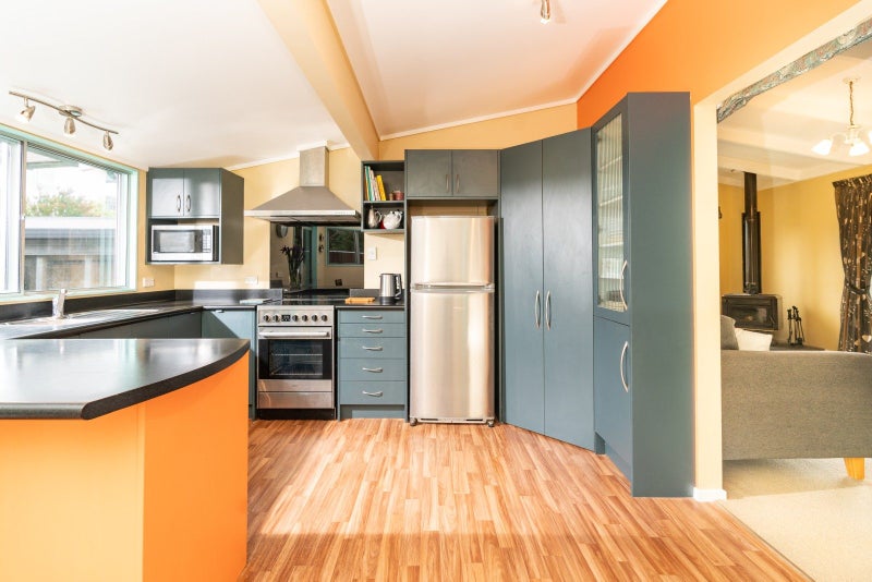 12 Fiona Grove, Karori, Wellington - Carousel 2