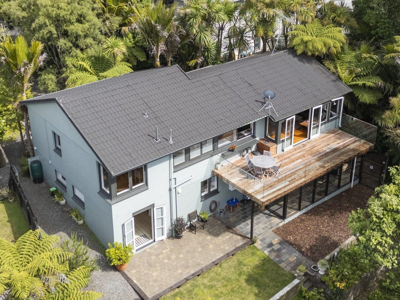 62 Tainui Road, Titirangi, Auckland - Carousel 1