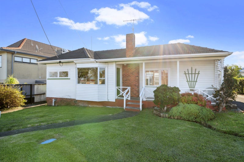 2/5 Argyle Terrace, Milford, Auckland - Carousel 2