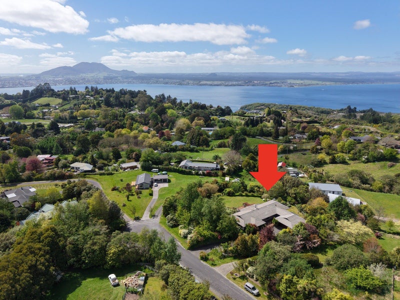 14 Glen Mohr, Taupo - Carousel 2