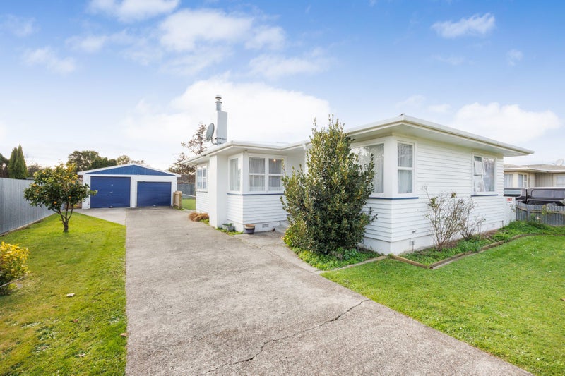 31 Abraham Crescent, Milson, Palmerston North - Carousel 1
