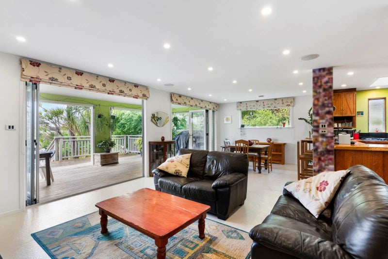 14 Utting Street, Birkdale, Auckland - Carousel 2