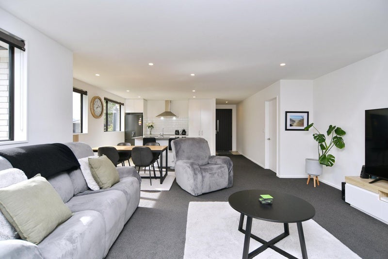 8 Jasmine Street, Woodend, Woodend - Carousel 2