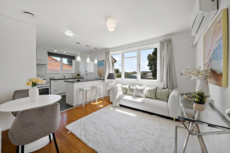 35 Taniwha Street, Wai o Taiki Bay, Auckland - Carousel 1