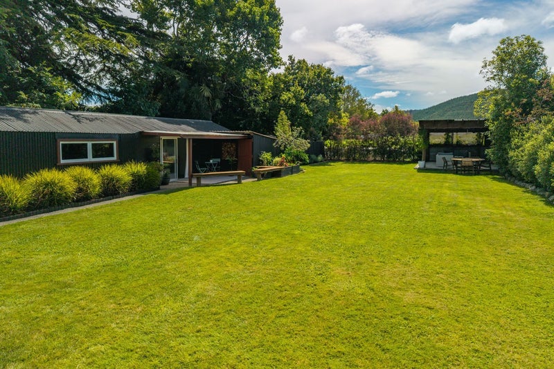 147 Whitby Road, Wakefield - Carousel 2