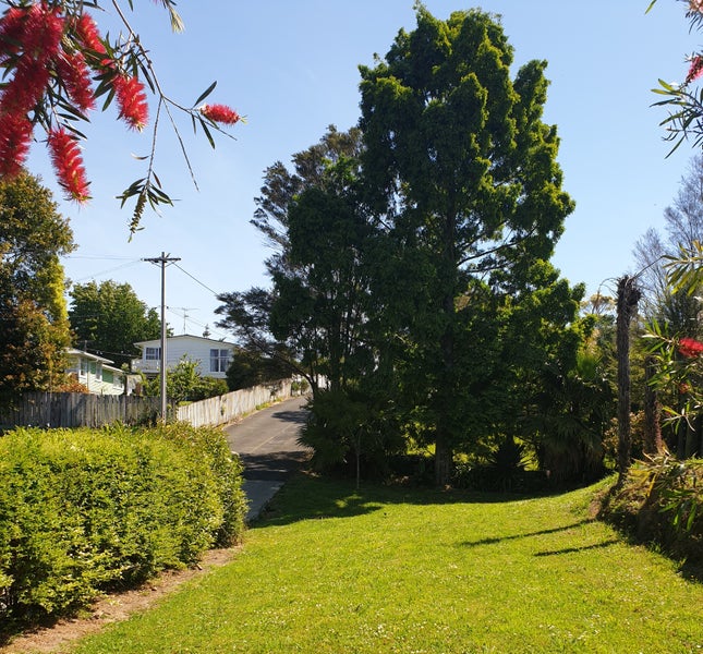 12A Crystal Avenue, Glendene, Auckland - Carousel 1