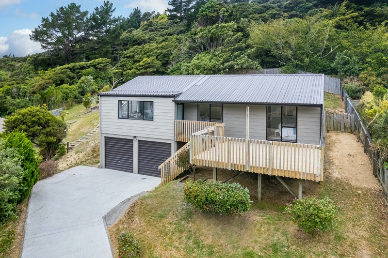 72 Omapere Street, Whitby, Porirua - Carousel 1
