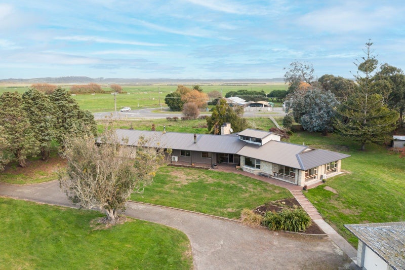 132 Foxton Beach Road, Foxton - Carousel 30