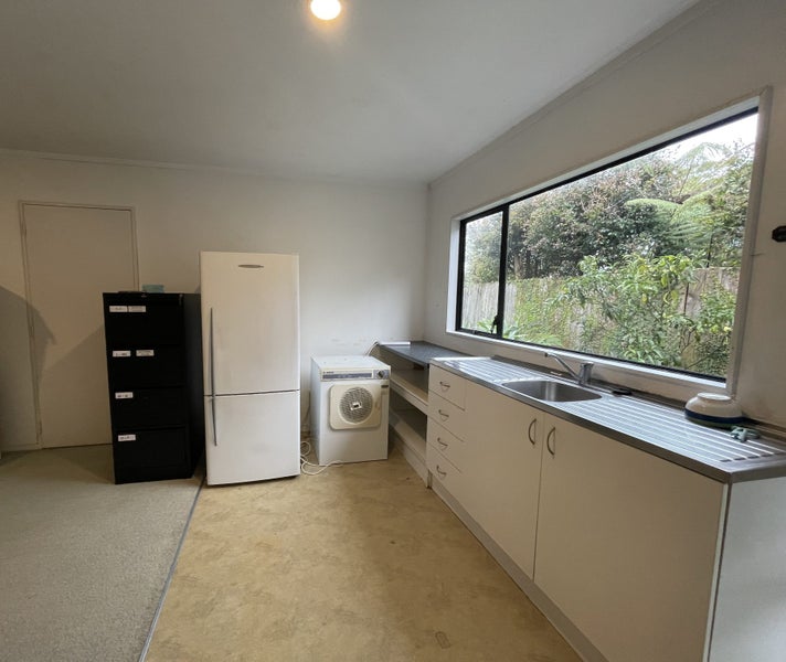 4/35 Kiteroa Terrace, Rothesay Bay, North Shore City, Auckland - Carousel 1