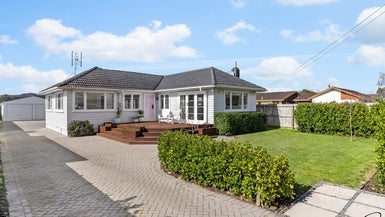 32 Papakura-Clevedon Road, Papakura - Carousel 1