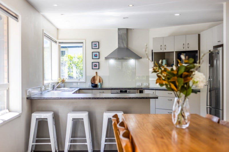 8 Kaweka Close, Aotea, Porirua - Carousel 2