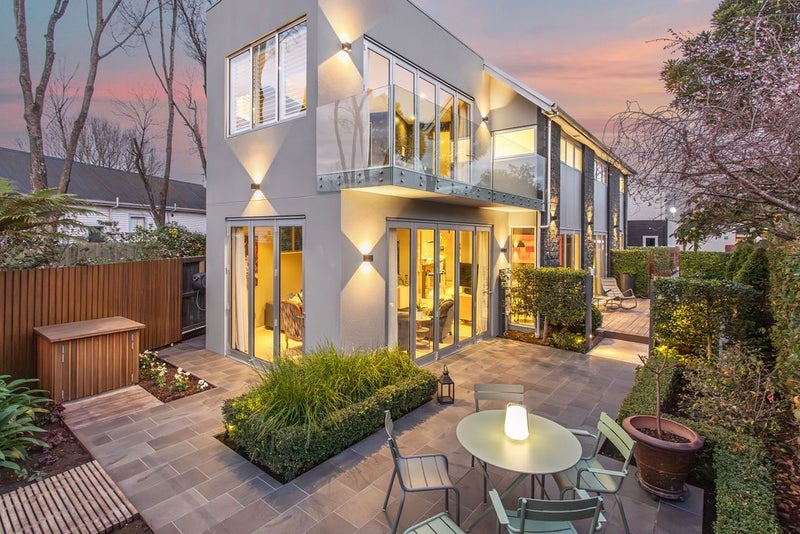 93 Merivale Lane, Merivale, Christchurch - Carousel 1